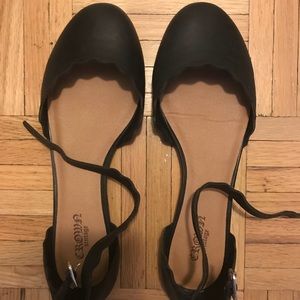 Fashionable & Comfortable Black Flats